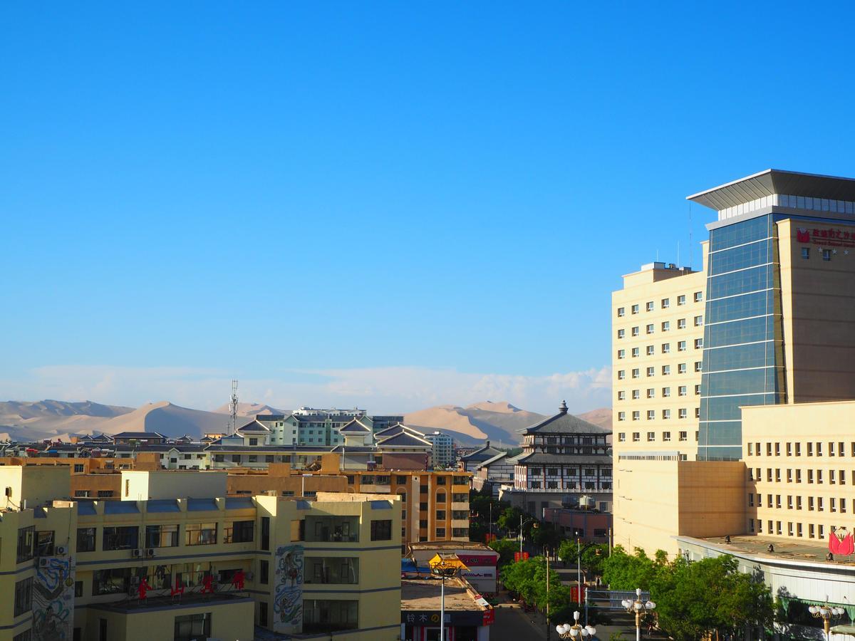 Dunhuang Gold Dragon Hotel Exterior photo